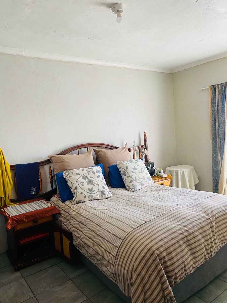 3 Bedroom Property for Sale in Mandela Park Western Cape